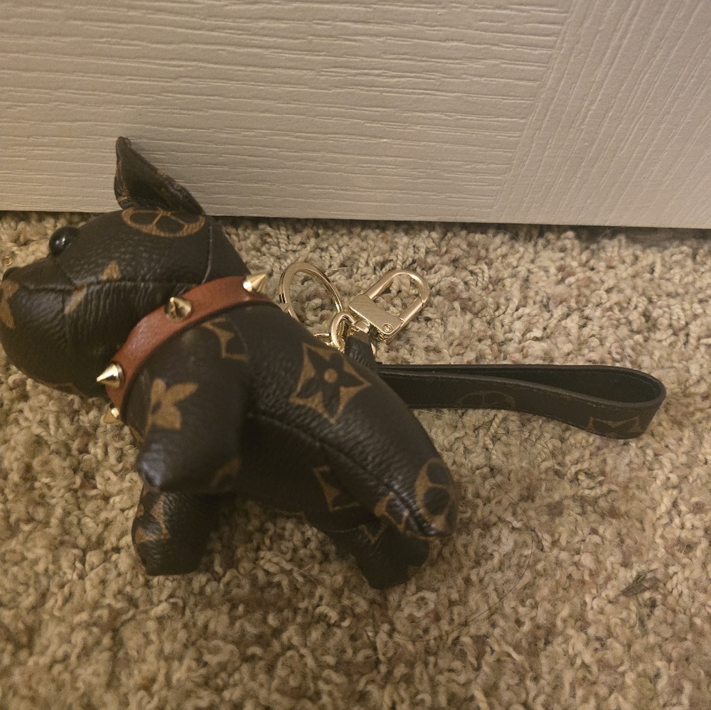 Brown and Gold Dog Keychain - Picture 3 of 4
